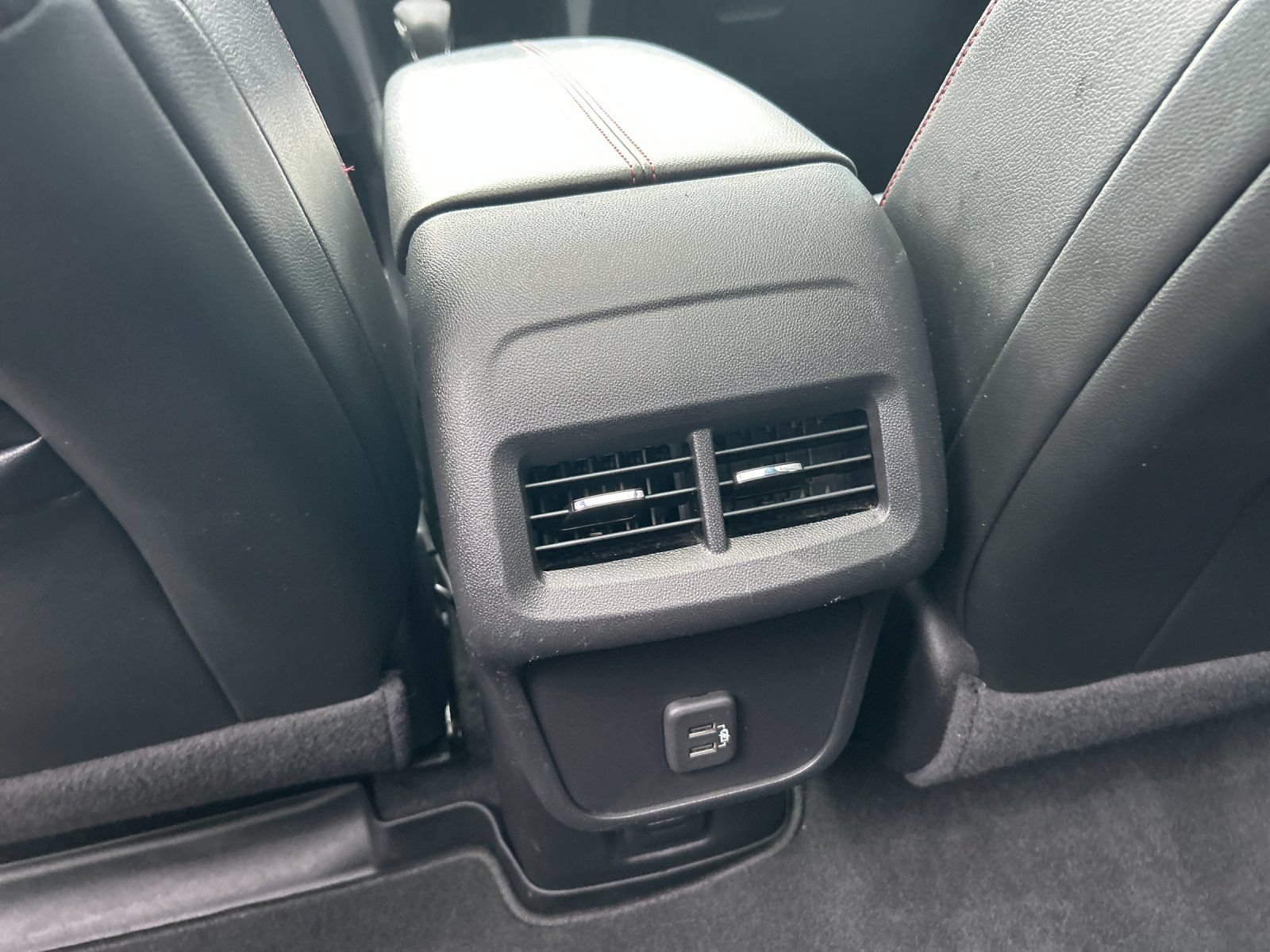 Used 2023 Chevrolet Equinox RS w/ RS Leather Package AWD/4WD image 15