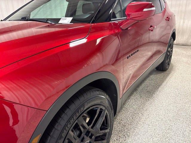 Used 2022 Chevrolet Blazer LT w/ Sound & Technology Package FWD image 12