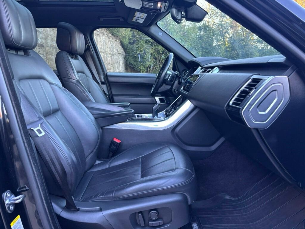 Used 2021 Land Rover Range Rover Sport HSE Dynamic image 14