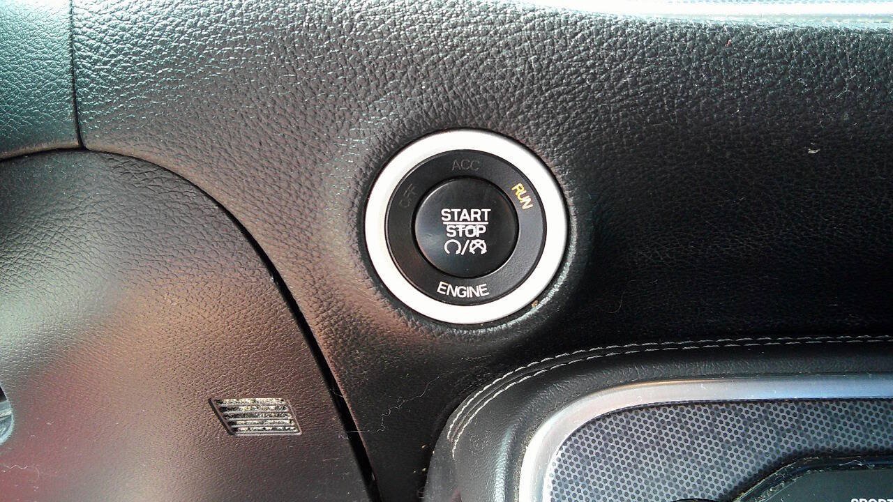 Used 2015 Dodge Challenger SXT Plus RWD image 32
