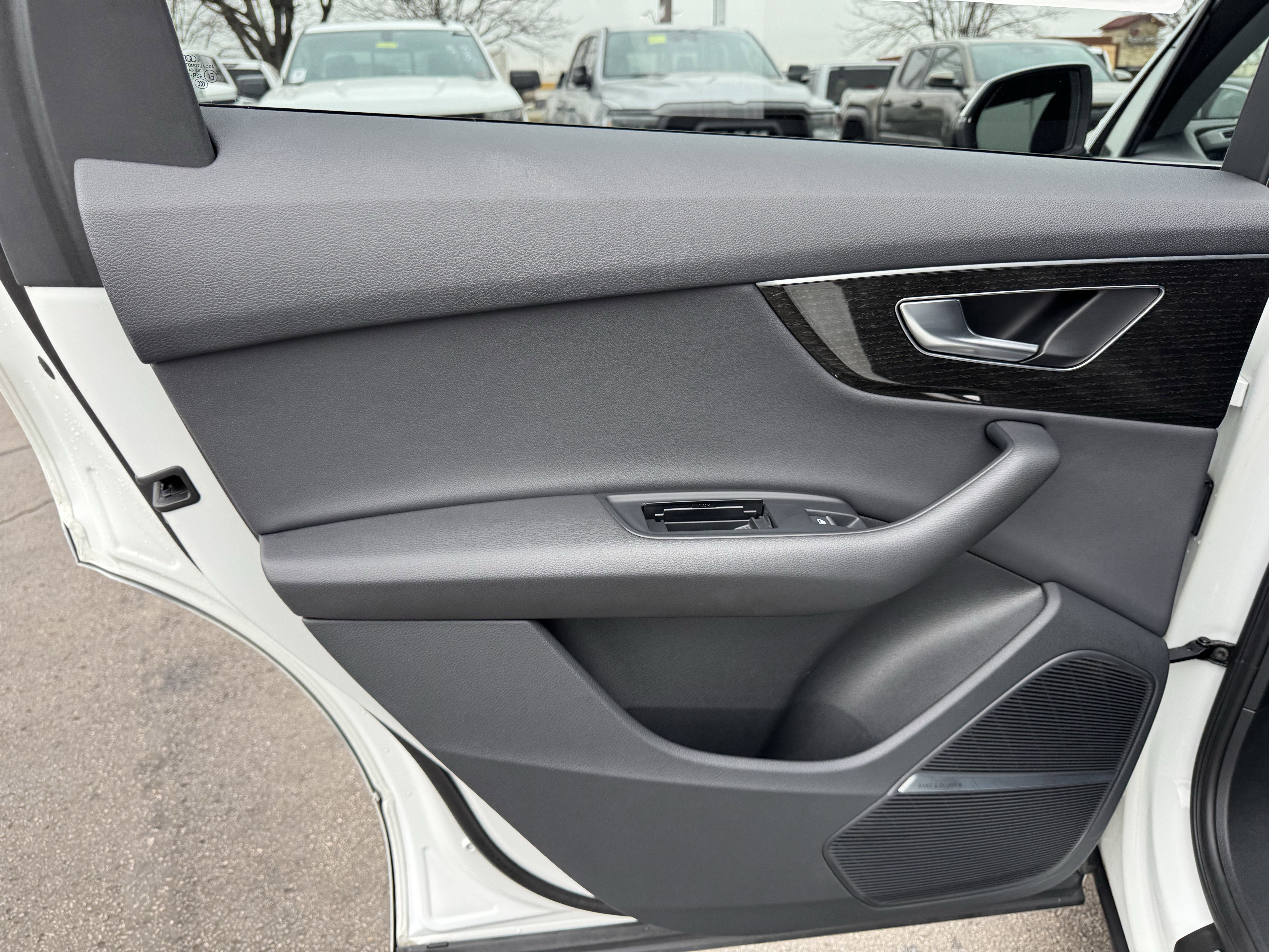 Used 2022 Audi Q7 Premium Plus image 34