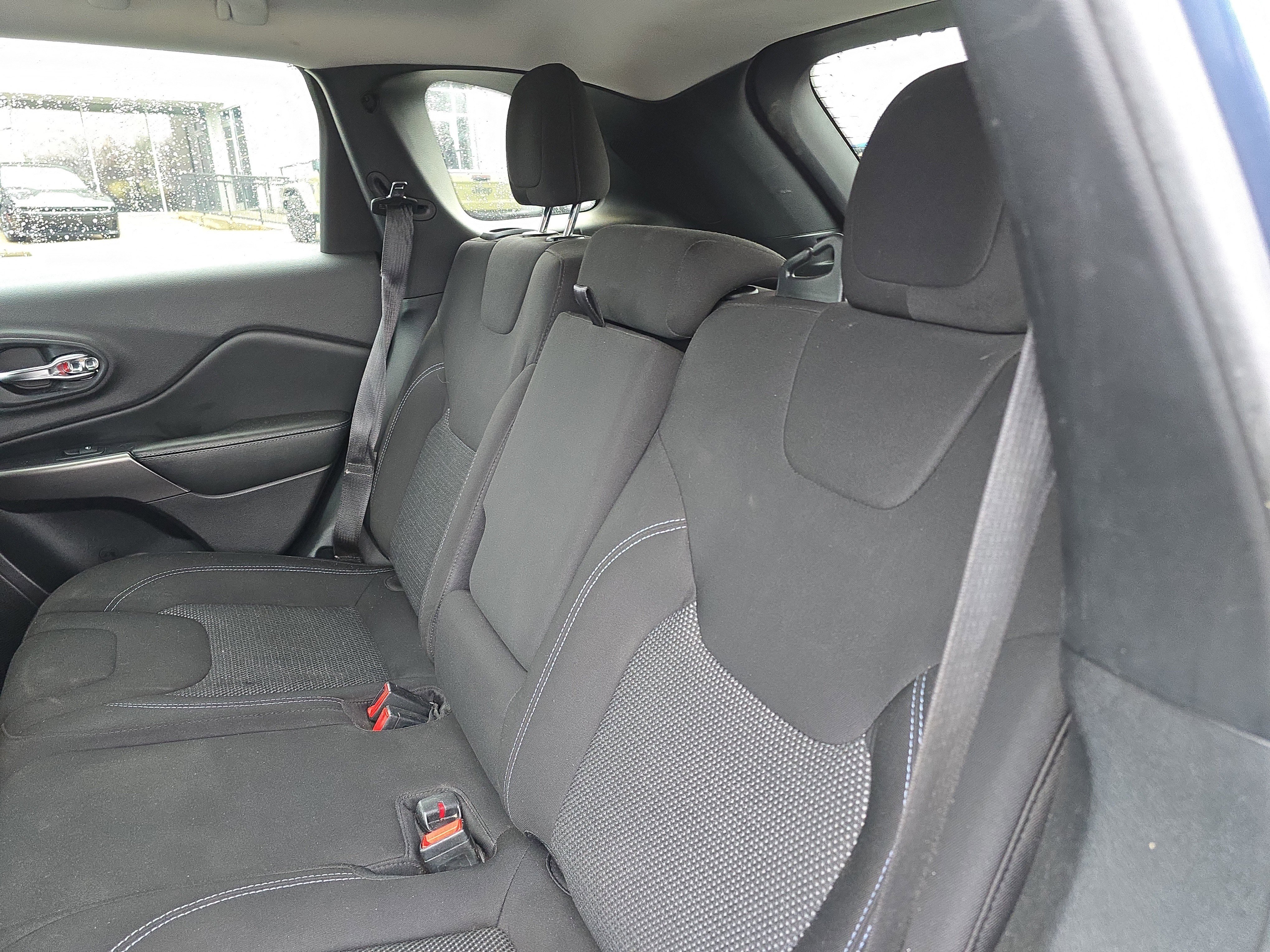 Used 2020 Jeep Cherokee Latitude image 15