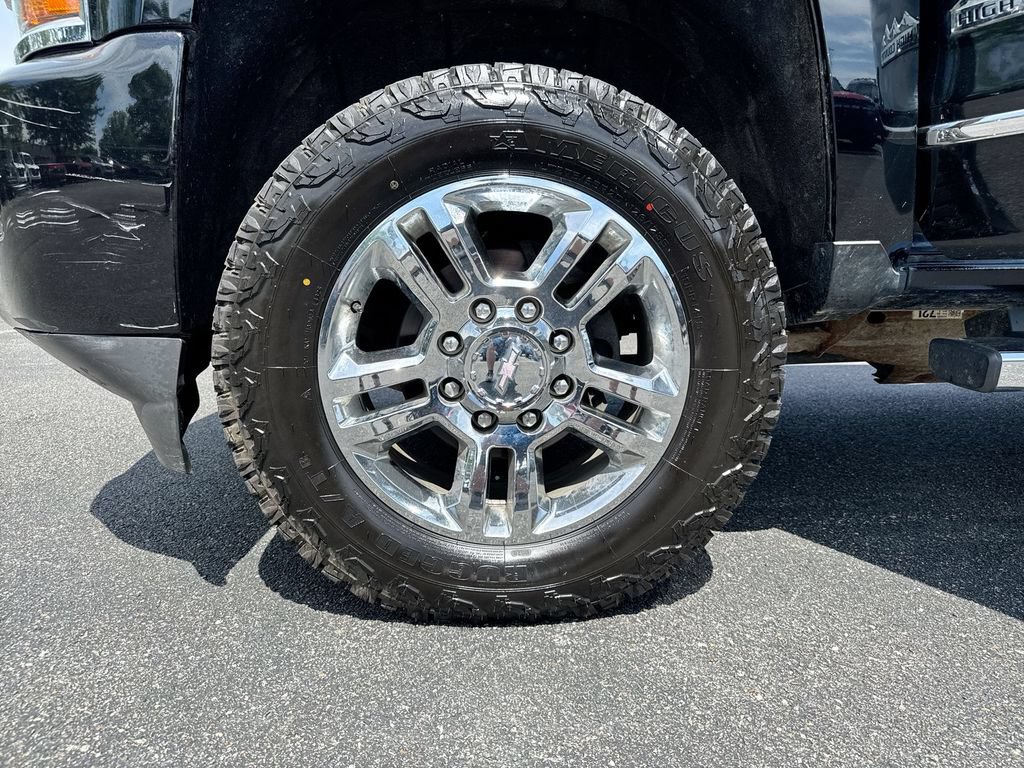 Used 2018 Chevrolet Silverado 2500 High Country w/ Duramax Plus Package AWD/4WD image 28