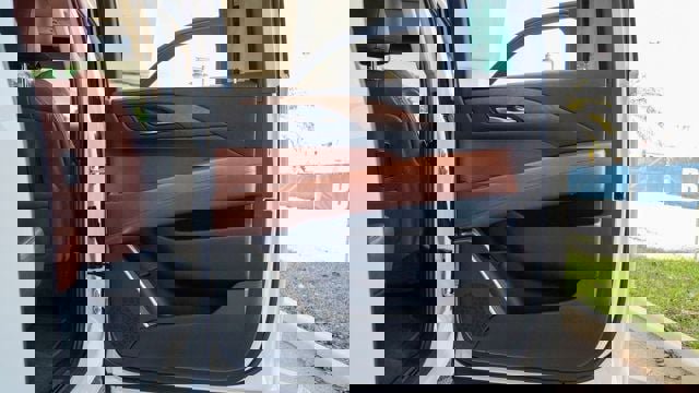 Used 2019 Cadillac Escalade ESV Premium Luxury image 86