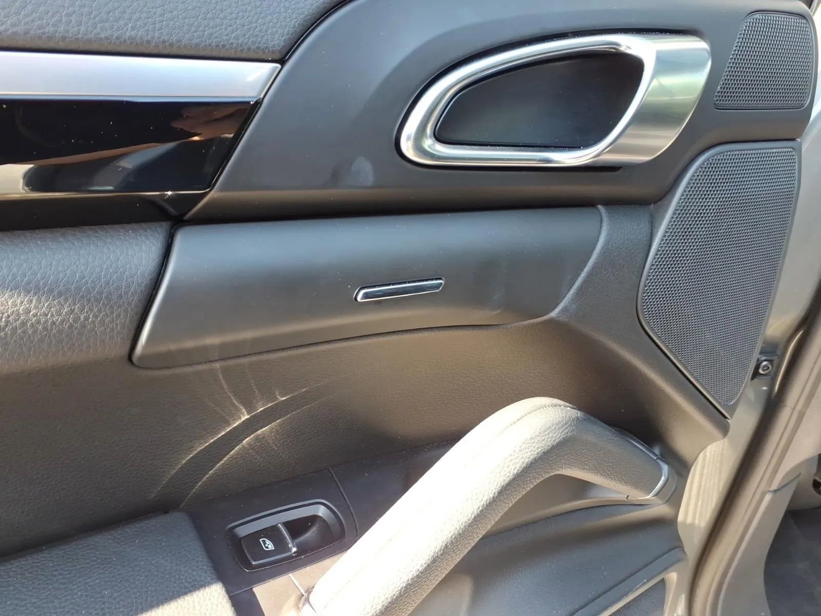 Used 2014 Porsche Cayenne S AWD/4WD image 19