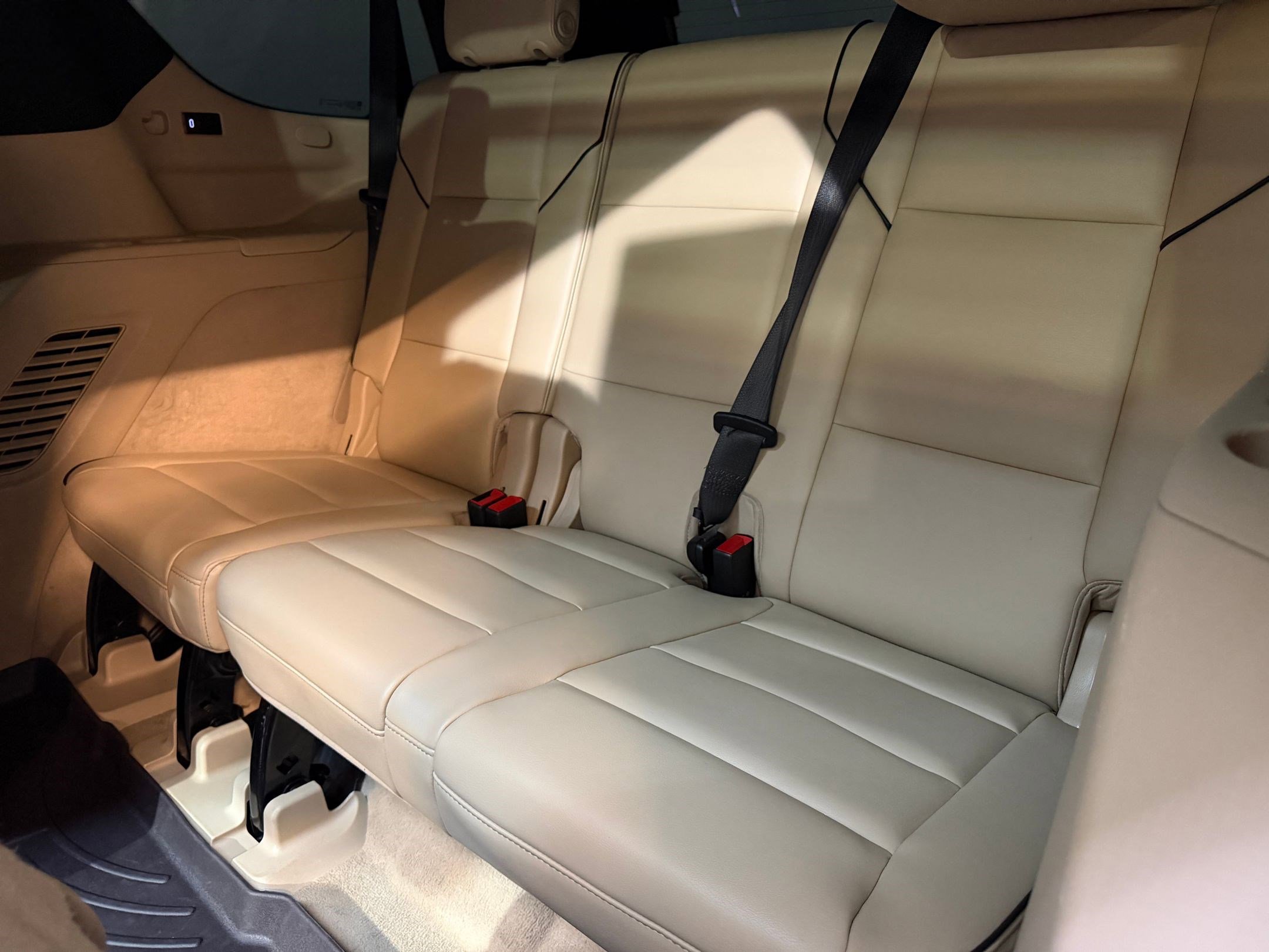 Used 2023 Cadillac Escalade Premium Luxury image 46