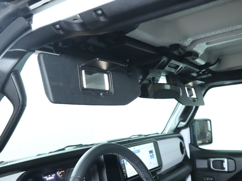 Used 2025 Jeep Wrangler Sport S image 19