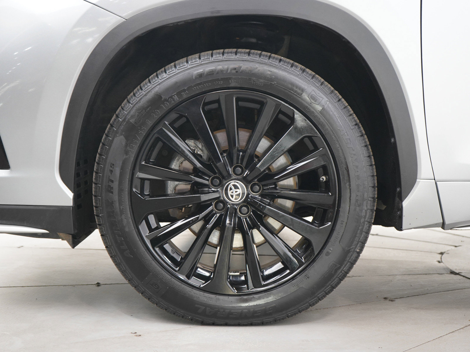 Used 2025 Toyota Highlander XSE AWD/4WD image 32