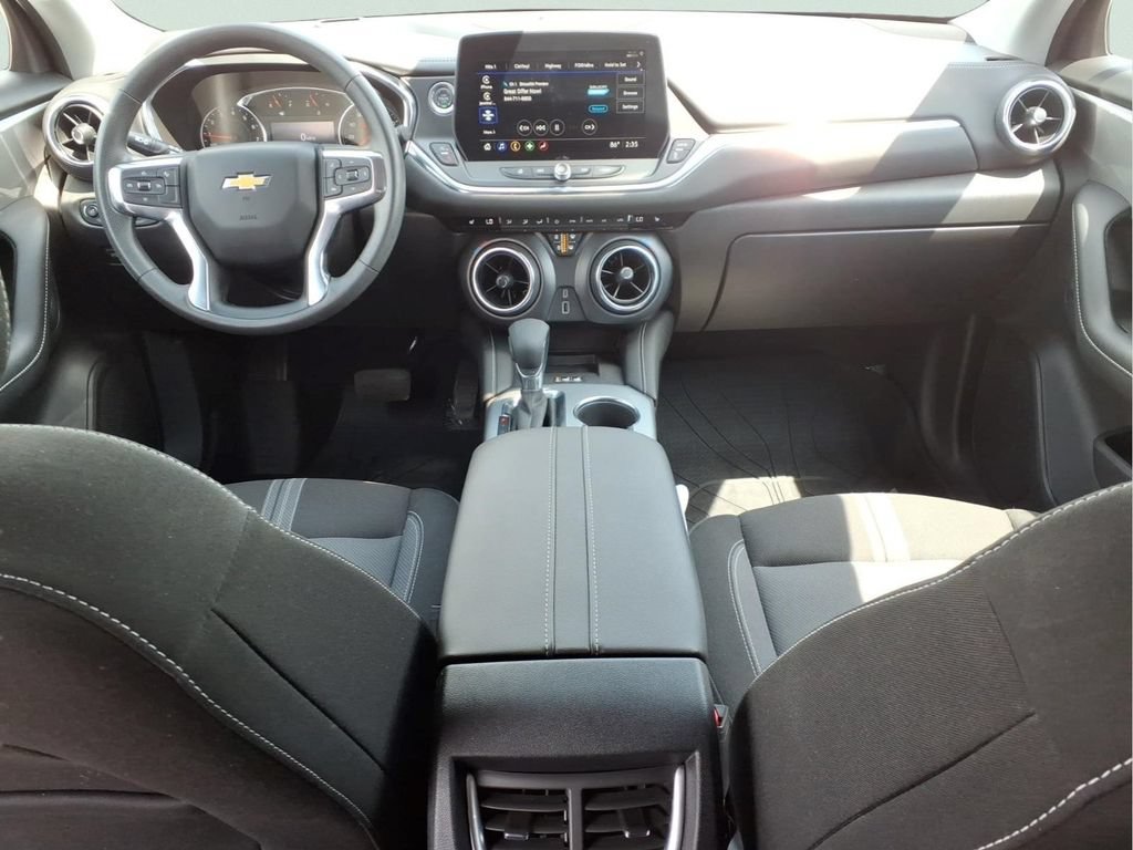 Certified 2024 Chevrolet Blazer LT w/ Convenience Package FWD image 7