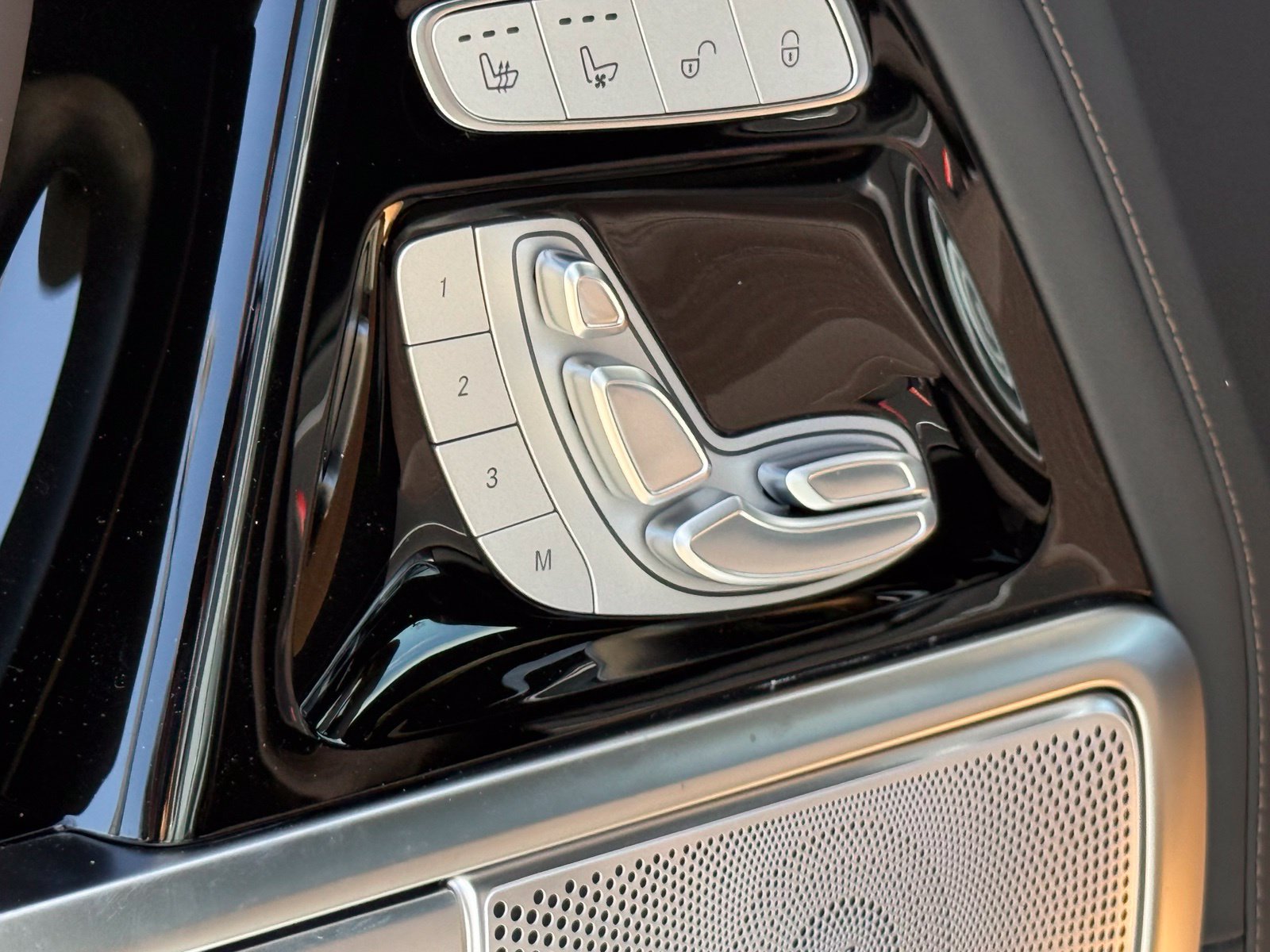 New 2027 Mercedes-Benz G 63 AMG 4MATIC image 15