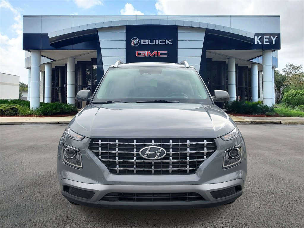 Certified 2023 Hyundai Venue SEL w/ Cargo Package image 2