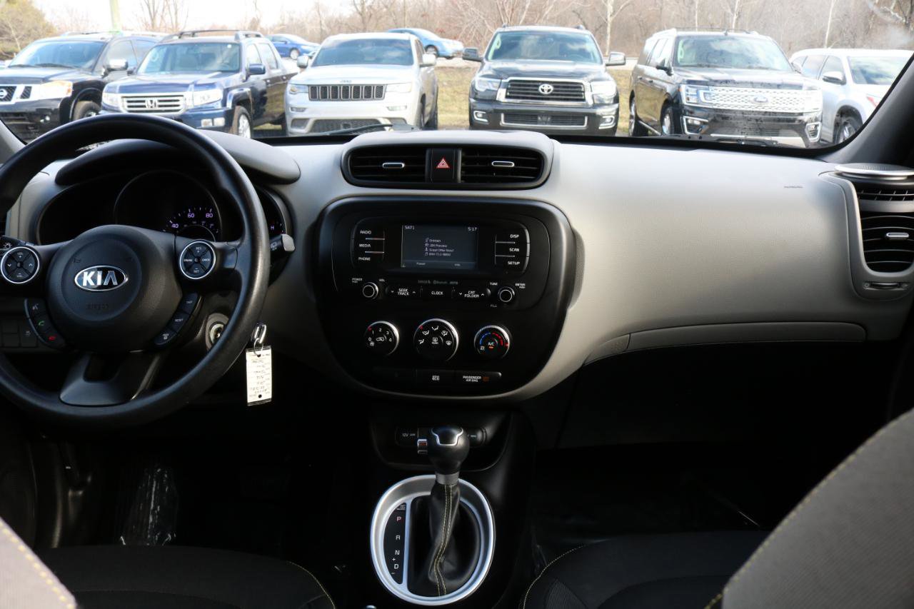 Used 2016 Kia Soul + FWD image 39