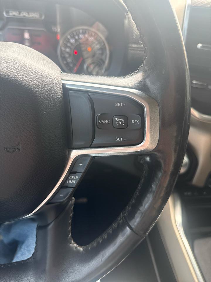Used 2019 RAM 1500 Laramie AWD/4WD image 14
