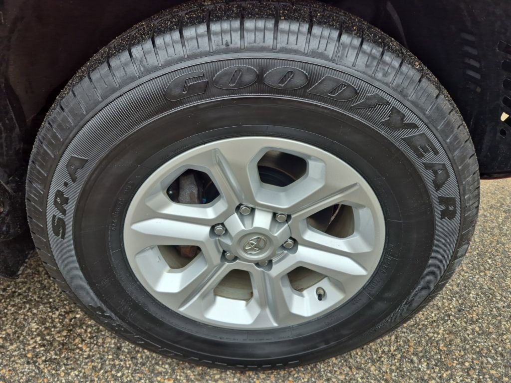 Used 2019 Toyota 4Runner SR5 image 9