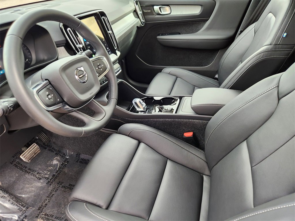 Used 2026 Volvo XC40 B5 Ultra w/ Protection Package Premier image 7