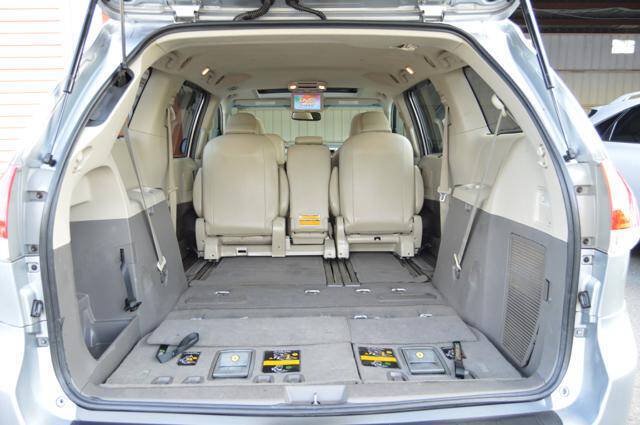Used 2011 Toyota Sienna XLE w/ XLE Navigation Pkg FWD image 43