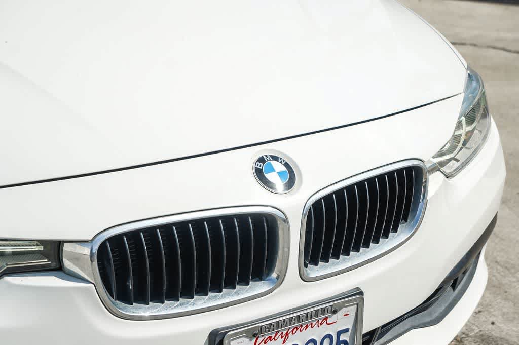 Used 2018 BMW 320i Sedan RWD image 5