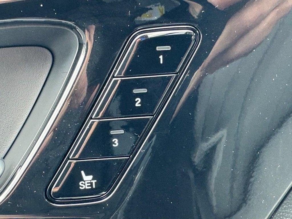 Certified 2026 Acura MDX w/ Technology Package FWD image 18