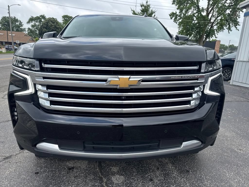 Used 2023 Chevrolet Suburban High Country w/ LPO, Illumination Package AWD/4WD image 5