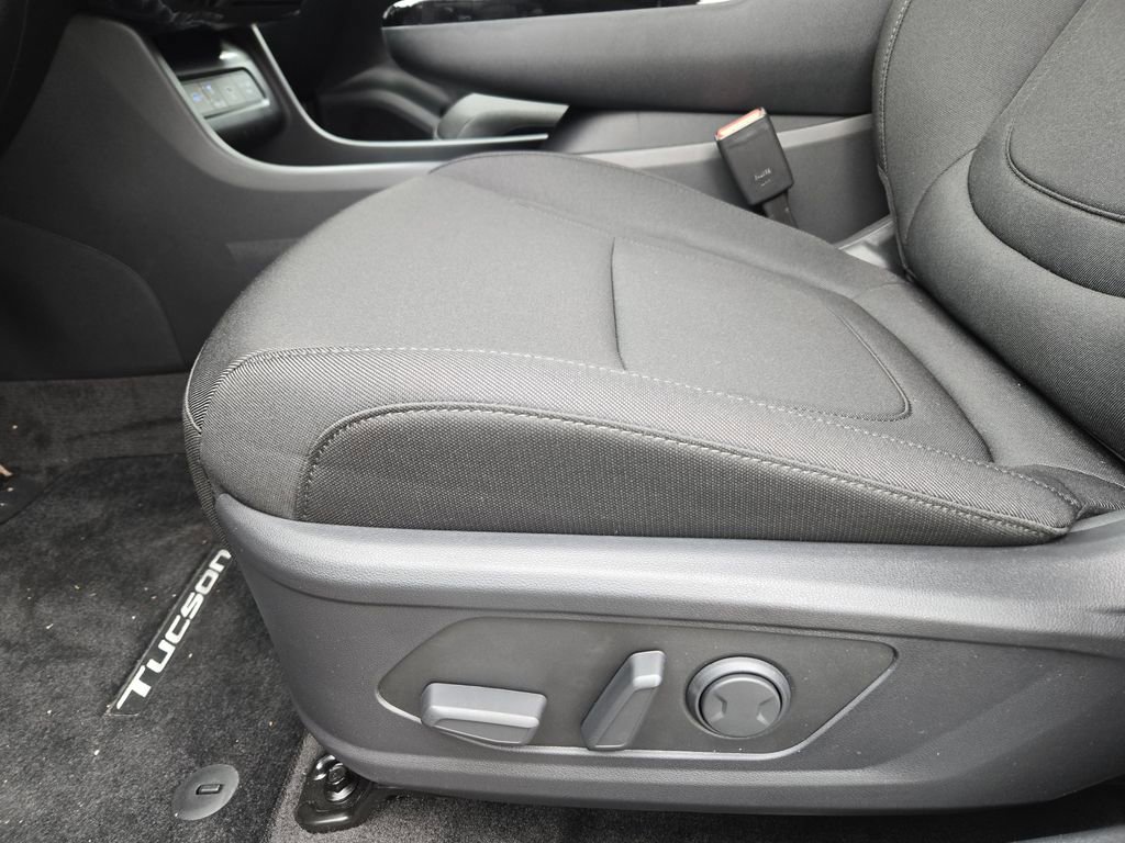 Used 2025 Hyundai Tucson Blue image 18