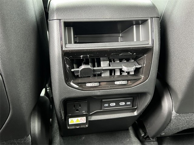 New 2026 Jeep Grand Cherokee Altitude image 30