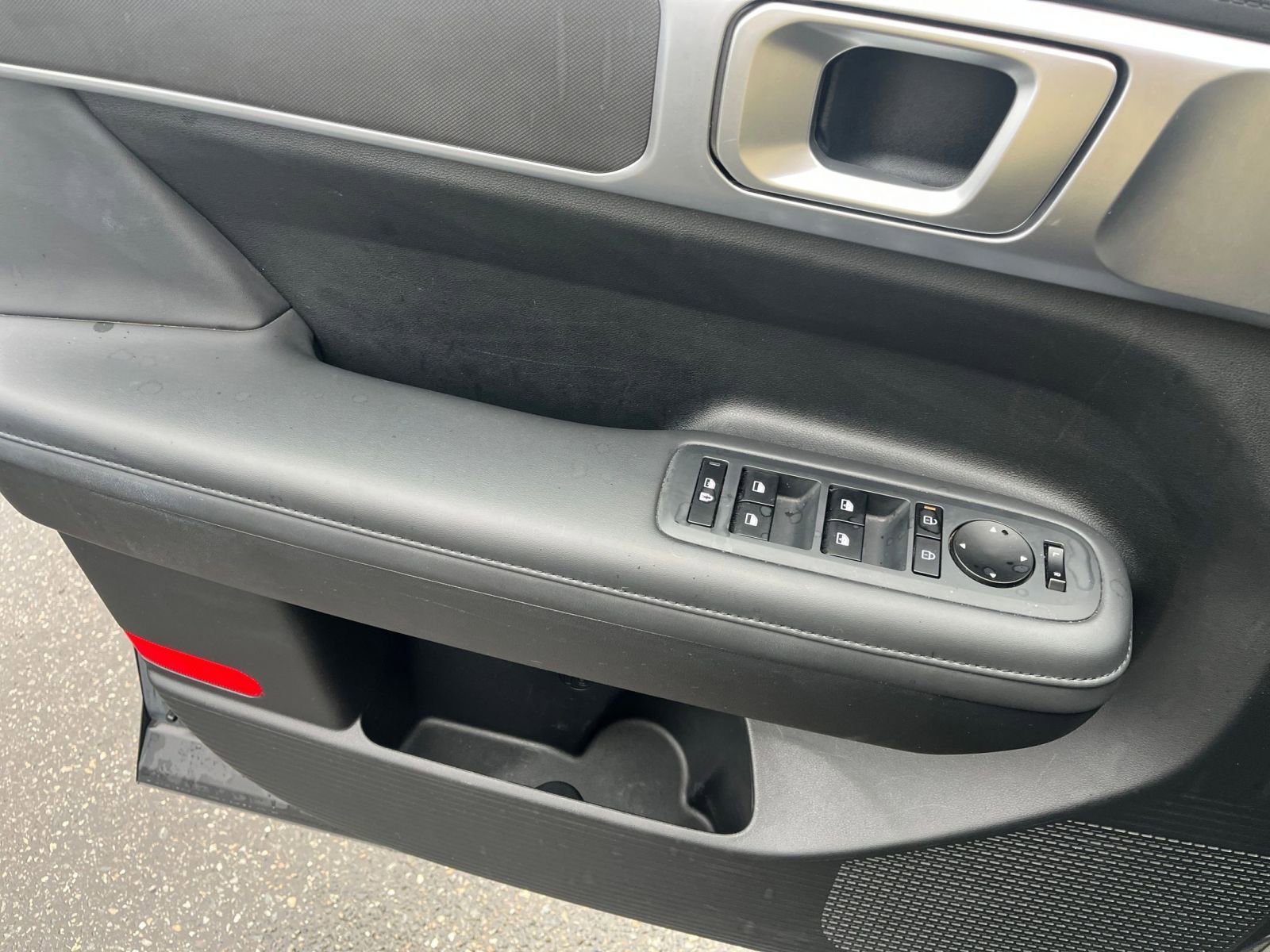 Used 2025 Hyundai Santa Fe SEL FWD image 18