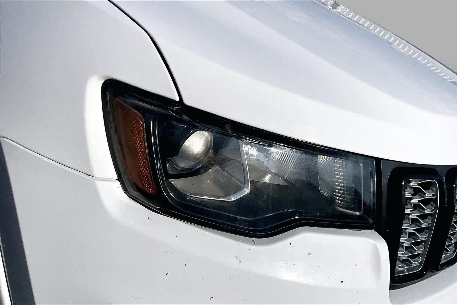 Used 2018 Jeep Grand Cherokee Altitude RWD image 27