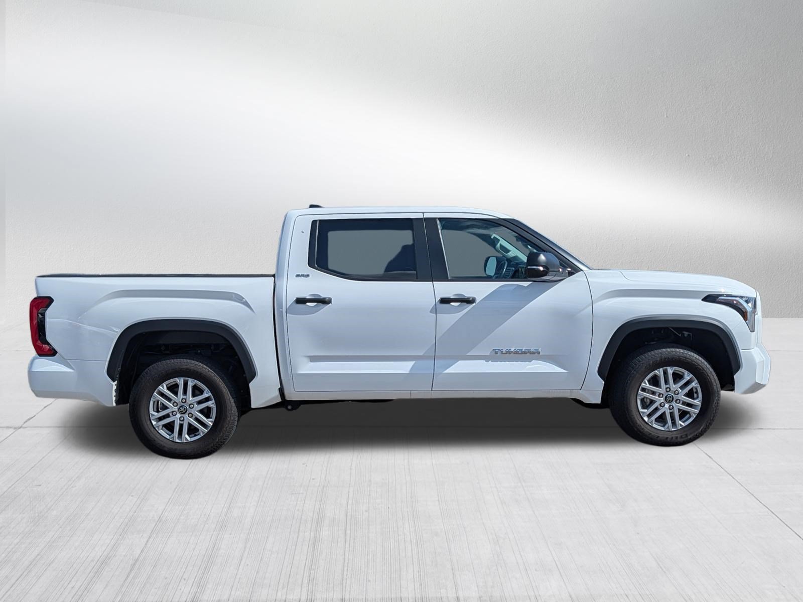 Used 2024 Toyota Tundra SR5 w/ SR5 Convenience Package AWD/4WD image 8