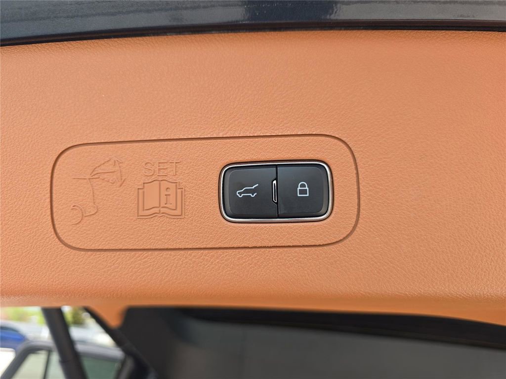Certified 2022 Lincoln Aviator Black Label w/ Class IV Trailer Tow Package AWD/4WD image 27