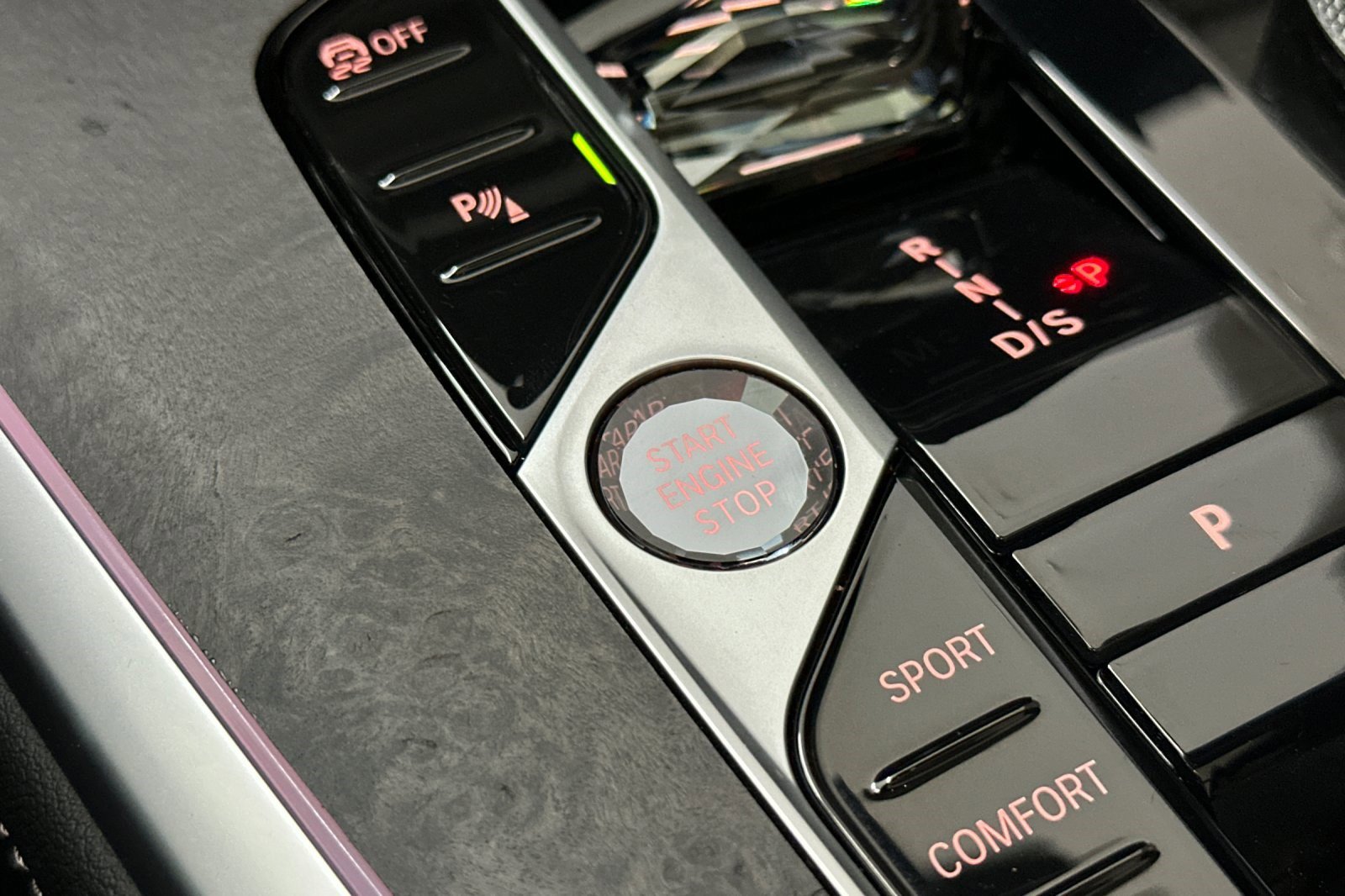 Certified 2025 BMW X7 xDrive40i w/ M Sport Package image 35