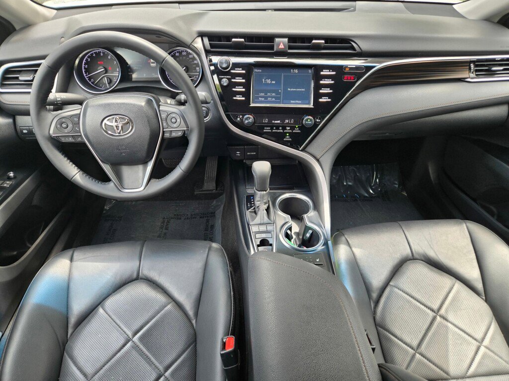 Used 2018 Toyota Camry XLE FWD image 10
