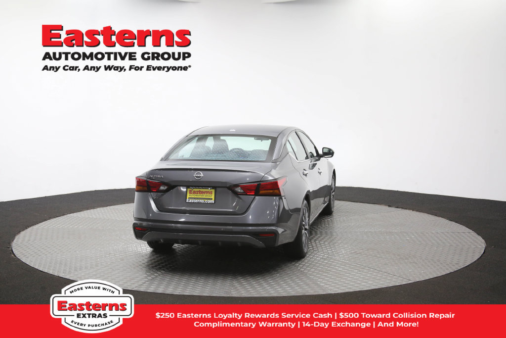 Used 2025 Nissan Altima 2.5 SV FWD image 38