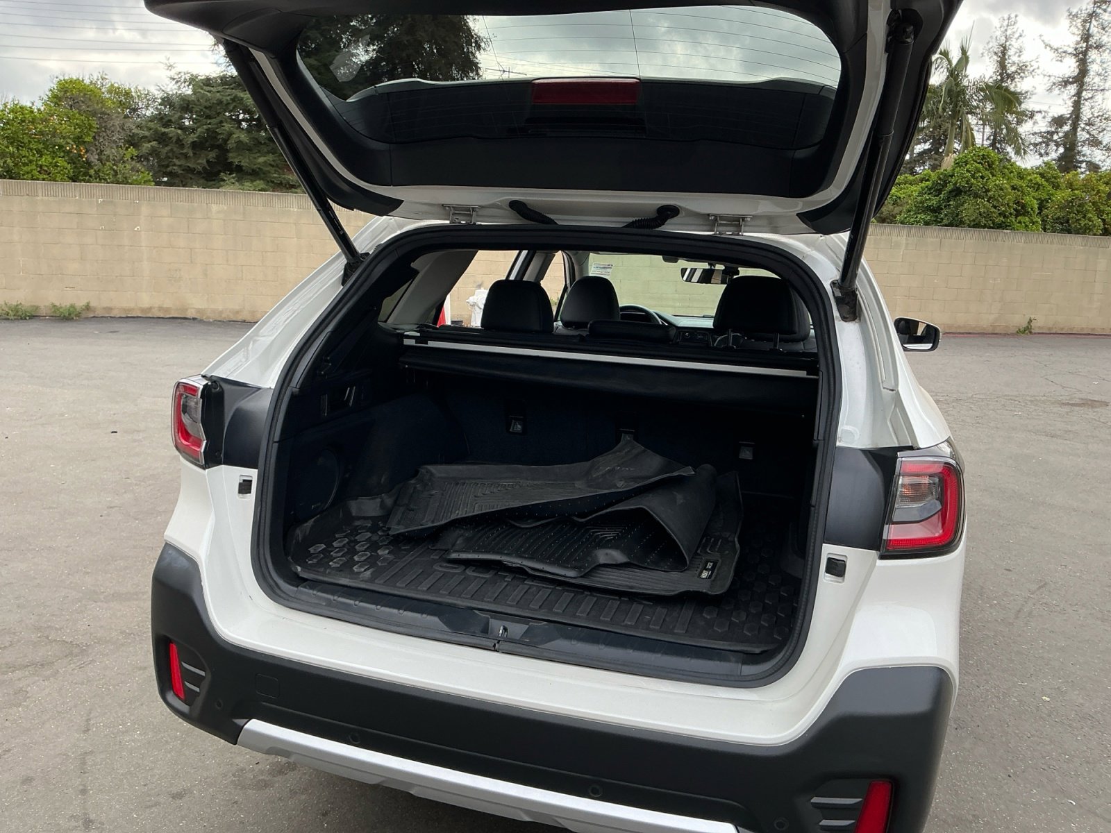 Used 2020 Subaru Outback Limited AWD/4WD image 26