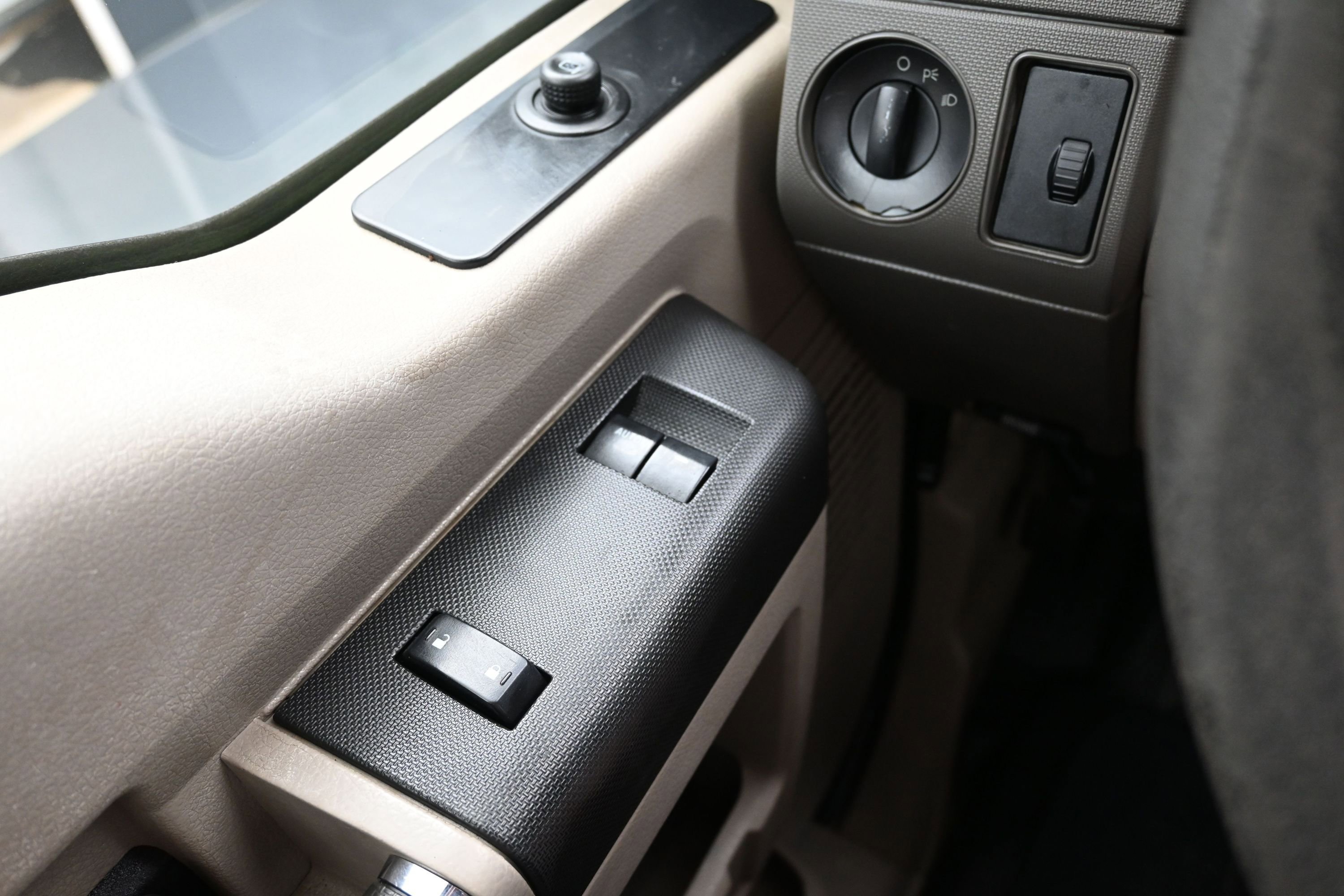Used 2009 Ford F550 2WD Regular Cab Super Duty image 20