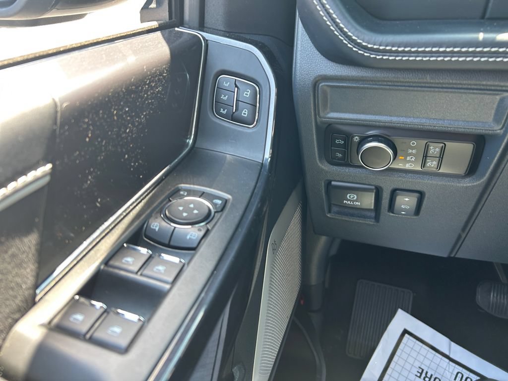 Used 2025 Ford F150 Lightning Platinum AWD/4WD image 14