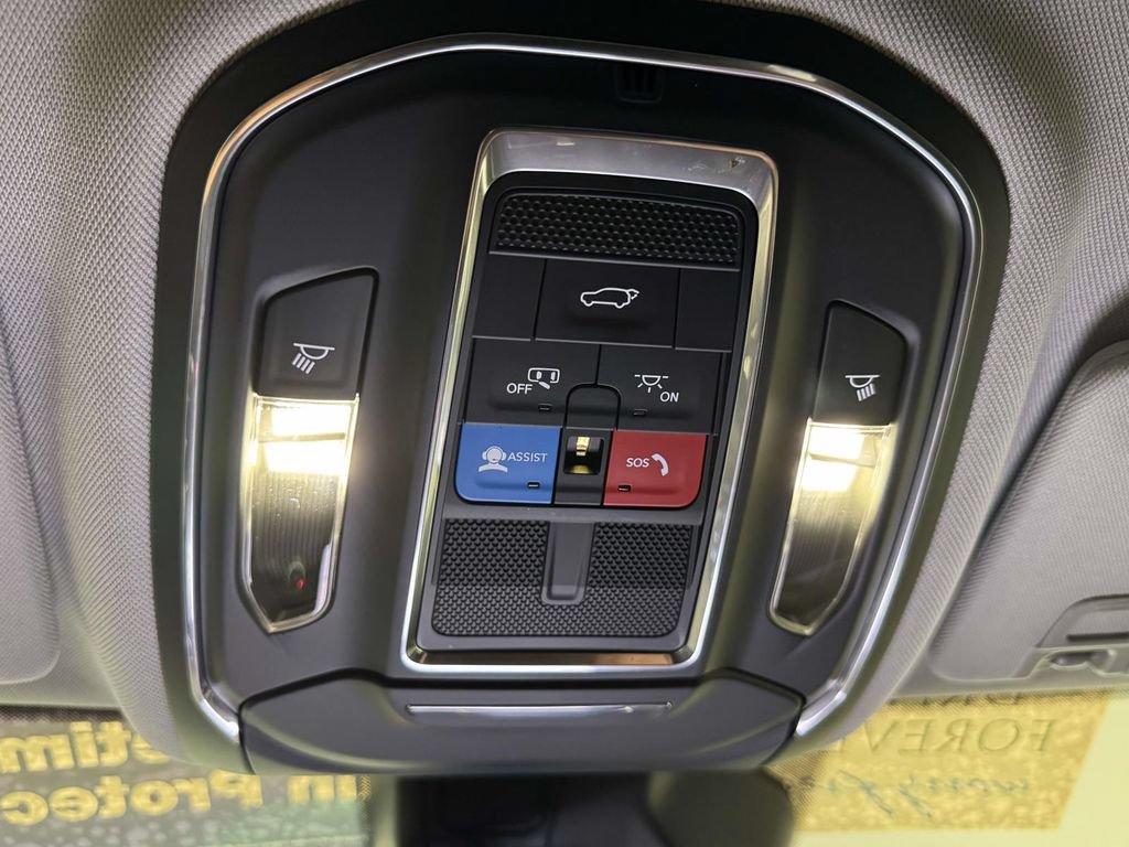 Used 2023 Jeep Grand Cherokee L Limited w/ Luxury Tech Group II AWD/4WD image 28
