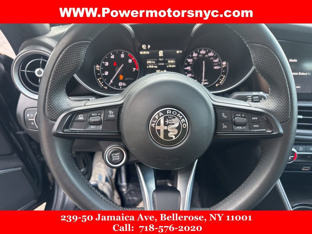 Used 2022 Alfa Romeo Giulia Ti image 40