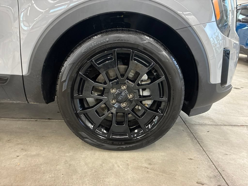 Certified 2021 Kia Telluride EX w/ EX Premium Package AWD/4WD image 10
