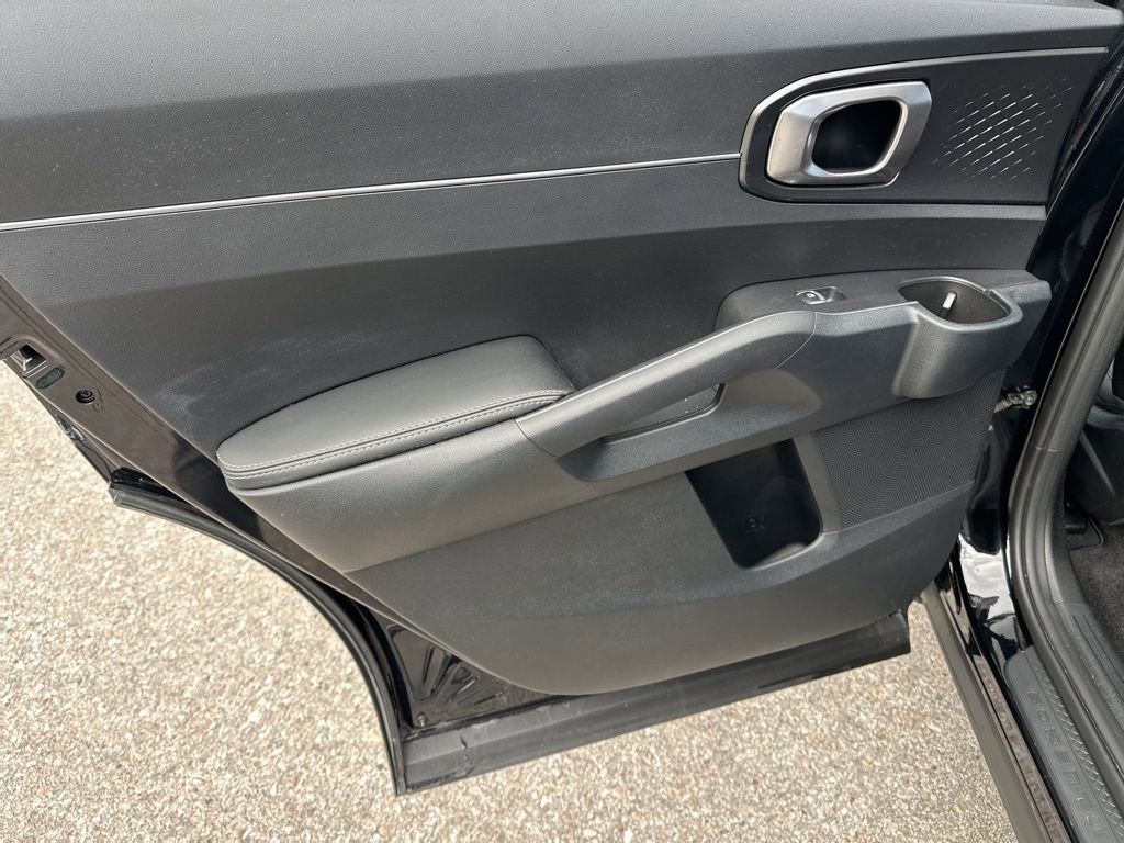 Certified 2025 Kia Sorento S image 30