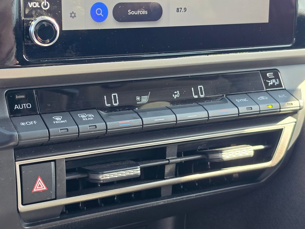 Used 2025 Toyota Camry LE FWD image 20