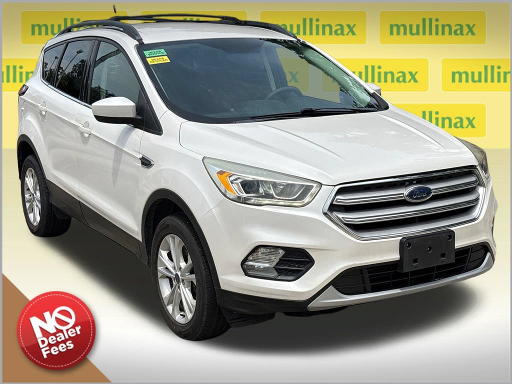 Used 2017 Ford Escape SE w/ Equipment Group 201A AWD/4WD image 1
