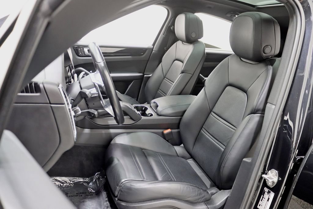 Used 2022 Porsche Cayenne S AWD/4WD image 28