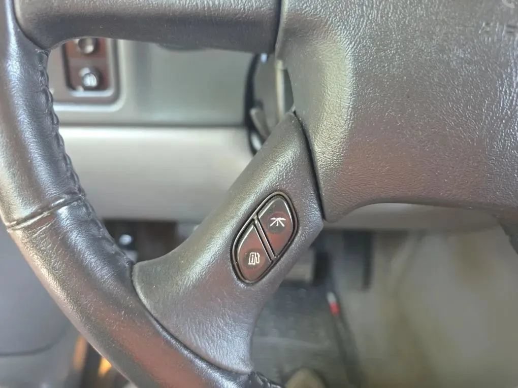 Used 2006 Chevrolet Avalanche Z71 w/ Preferred Equipment Group AWD/4WD image 21