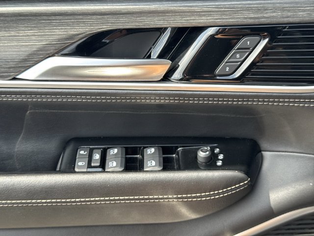 Used 2024 Jeep Wagoneer Series II w/ Flexible Seating Group AWD/4WD image 31