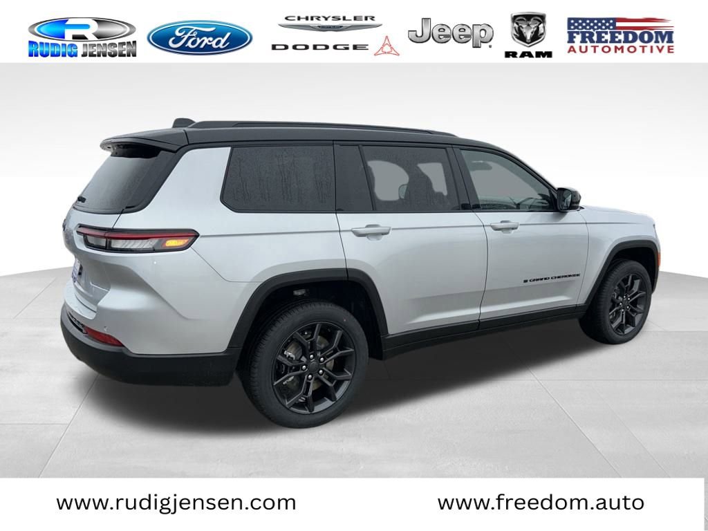 New 2025 Jeep Grand Cherokee L Limited w/ Trailer Tow Package image 4