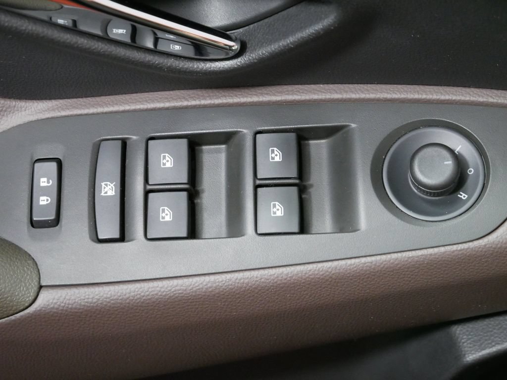 Used 2015 Chevrolet Trax LTZ AWD/4WD image 21