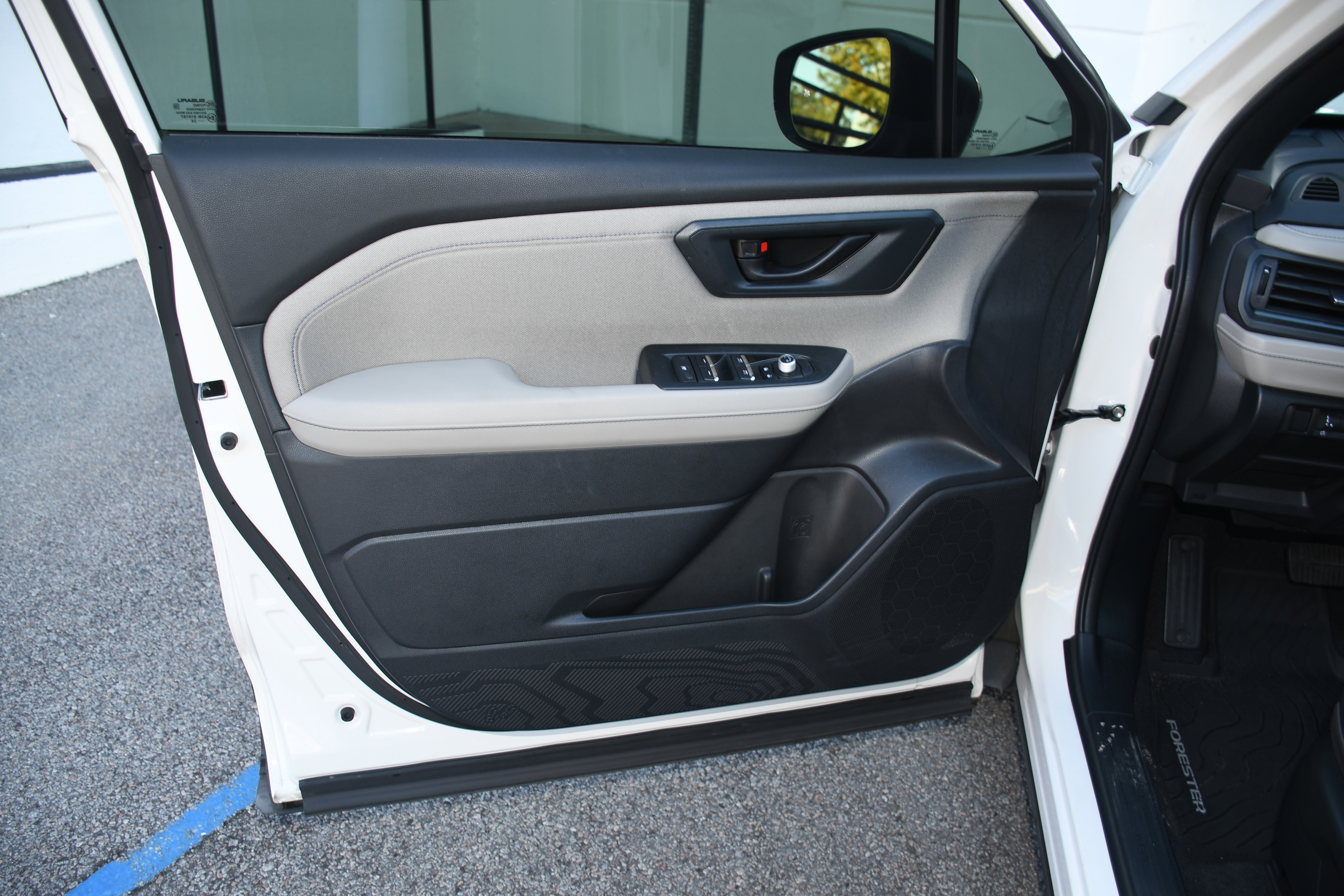 Used 2025 Subaru Forester Premium w/ Convenience Package #1 image 10