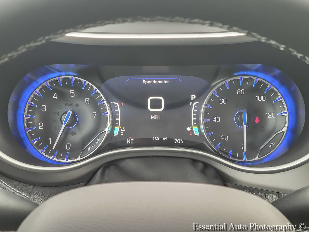 New 2027 Chrysler Pacifica Select w/ Family Tech Group FWD image 21
