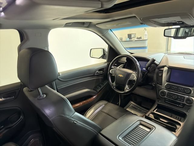 Used 2018 Chevrolet Suburban Premier AWD/4WD image 40