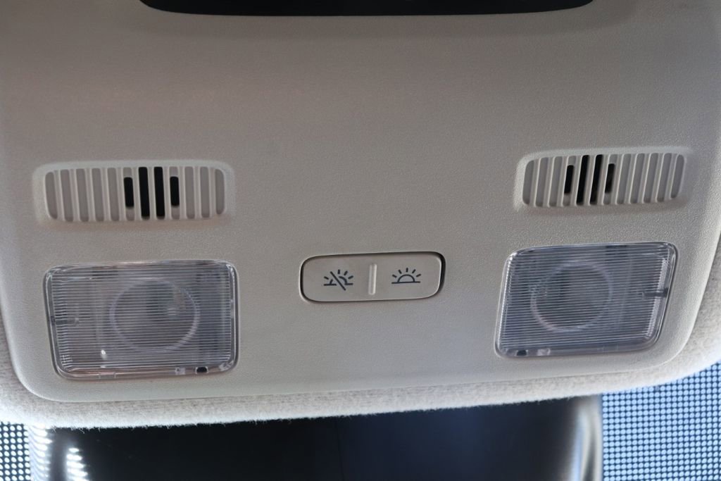 Used 2023 Ford Transit 350 XLT image 19